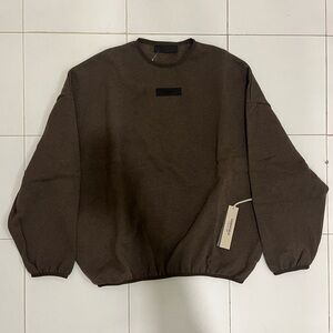 NWT Fear of God Essentials Crewneck Men’s Medium